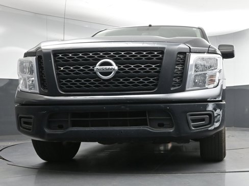 Used 2017 Nissan Titan S image 20