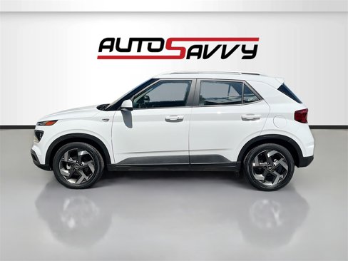 Used 2024 Hyundai Venue SEL image 4