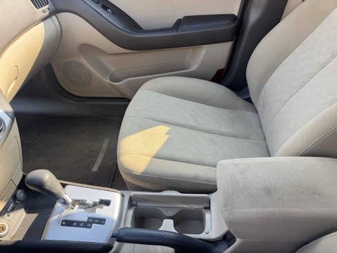 Used 2010 Hyundai Elantra GLS image 12