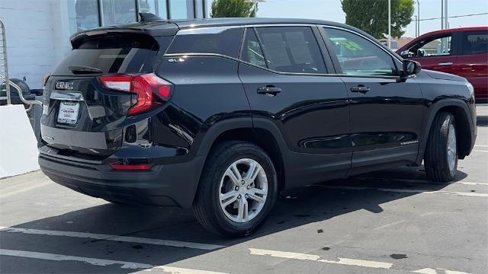 Used 2024 GMC Terrain SLE image 88