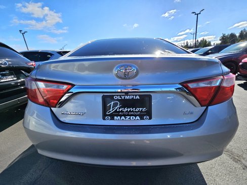Used 2017 Toyota Camry SE image 5