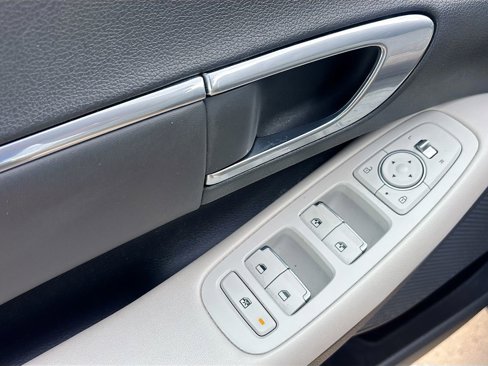 Used 2023 Hyundai Sonata SEL image 18