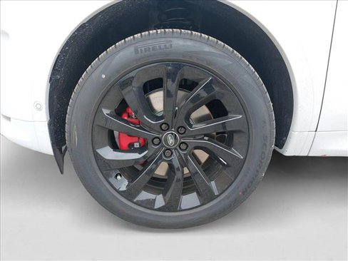 New 2025 Land Rover Discovery Sport S image 17