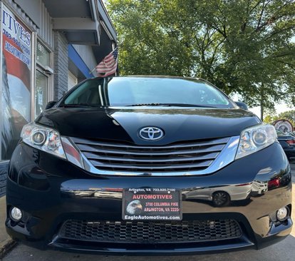 Used 2016 Toyota Sienna XLE image 6
