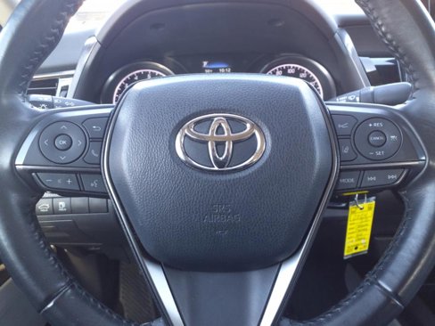 Used 2022 Toyota Camry SE image 13