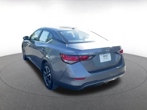 Used 2024 Nissan Sentra SV image 11