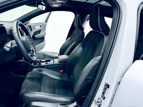 Used 2022 Volvo XC40 T5 R-Design w/ Advanced Package image 32