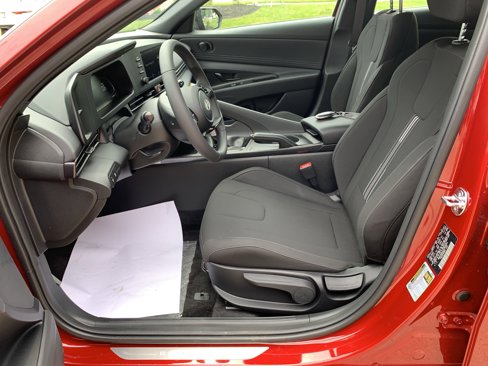 New 2025 Hyundai Elantra Sport image 12