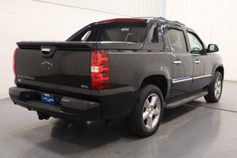 Used 2012 Chevrolet Avalanche LTZ image 8