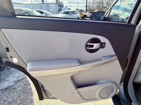 Used 2005 Chevrolet Equinox LT w/ Preferred Equipment Group image 14