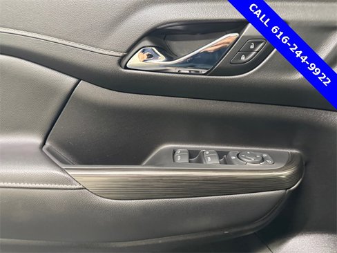 Used 2023 GMC Acadia SLT image 8