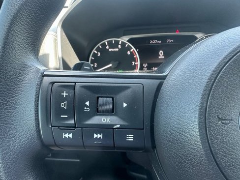 Used 2024 Nissan Rogue S image 32