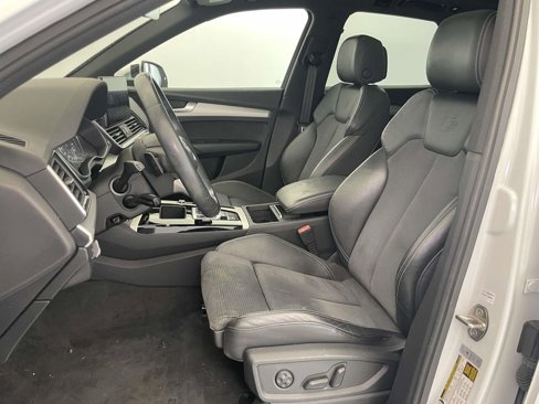Used 2021 Audi SQ5 Premium w/ Convenience Package image 5