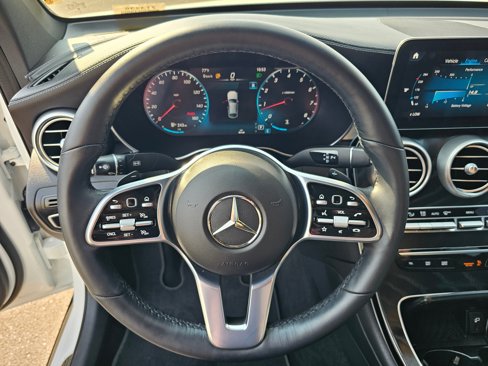 Used 2023 Mercedes-Benz GLC 300 4MATIC Coupe image 17