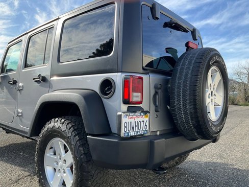 Used 2018 Jeep Wrangler Unlimited Sport S image 78