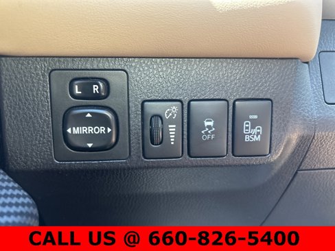 Used 2015 Toyota RAV4 Limited image 12