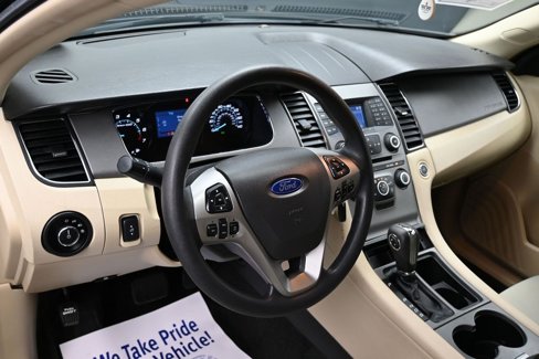 Used 2016 Ford Taurus SE image 9