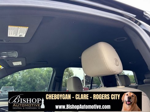 Used 2023 Chevrolet Traverse LS image 18