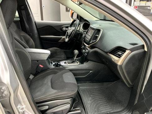 Used 2017 Jeep Cherokee Latitude image 26