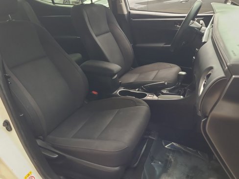 Used 2019 Toyota Corolla L image 17