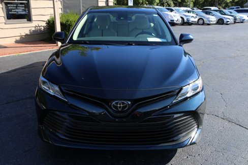 Used 2019 Toyota Camry LE image 11