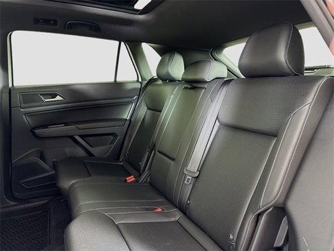 Used 2020 Volkswagen Atlas Cross Sport SE w/ Panoramic Sunroof Package image 24