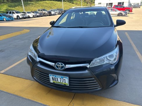 Used 2016 Toyota Camry LE image 6