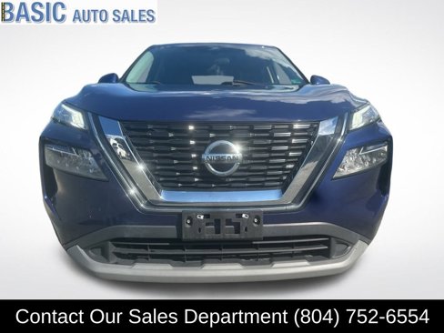 Used 2021 Nissan Rogue SV image 2