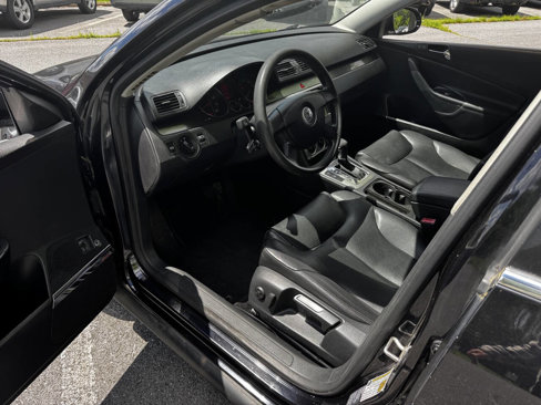 Used 2006 Volkswagen Passat Value Edition image 12