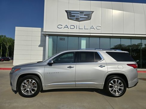 Used 2021 Chevrolet Traverse Premier image 2