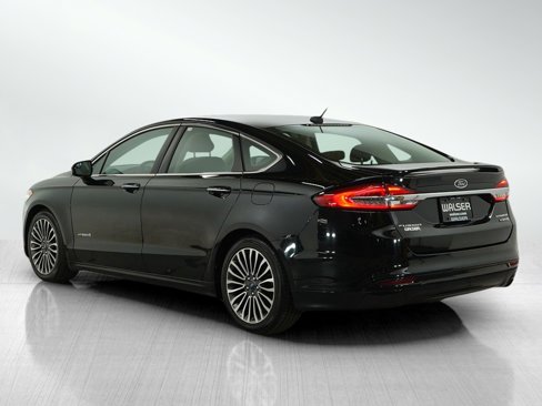 Used 2017 Ford Fusion Titanium image 3