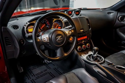 Used 2010 Nissan 370Z Touring image 10