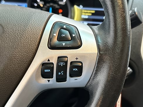 Used 2015 Ford Explorer XLT w/ Equipment Group 202A image 32