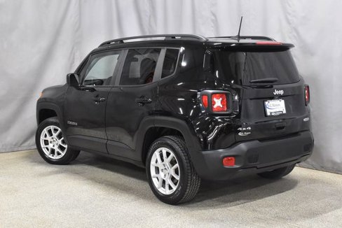 Certified 2019 Jeep Renegade Latitude w/ Cold Weather Group image 6