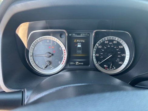 Used 2017 Nissan Titan SV image 36