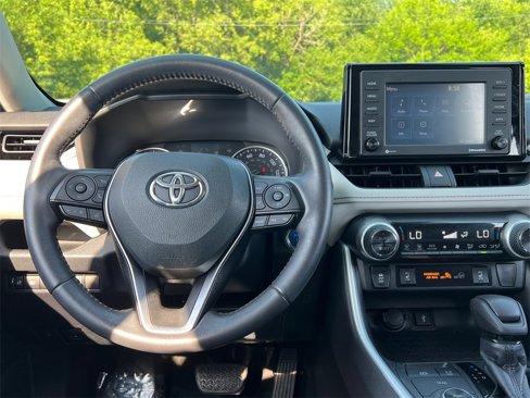 Used 2020 Toyota RAV4 XLE image 9