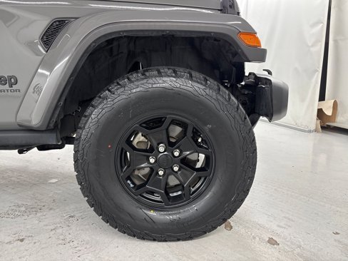 Used 2021 Jeep Gladiator Willys image 12