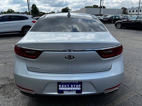 Used 2017 Kia Cadenza Premium image 7