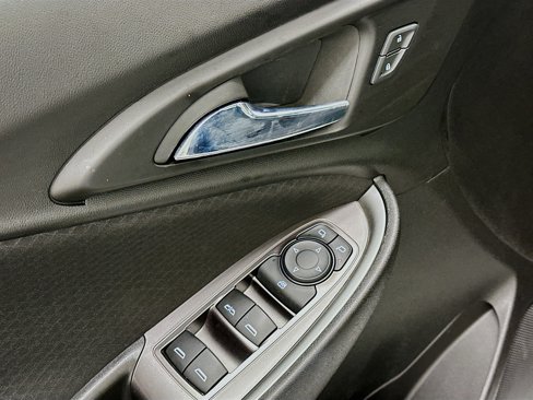 Used 2023 Chevrolet Malibu LT image 15