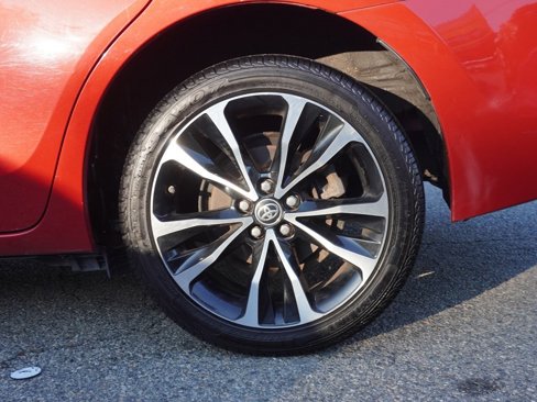 Used 2018 Toyota Corolla L image 17