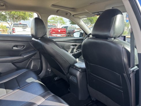 Used 2023 Nissan Sentra SR w/ SR Premium Package image 19