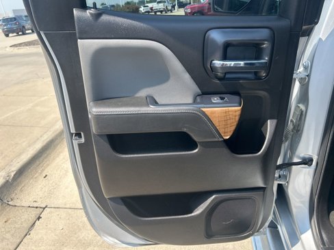 Used 2018 Chevrolet Silverado 1500 LTZ image 11