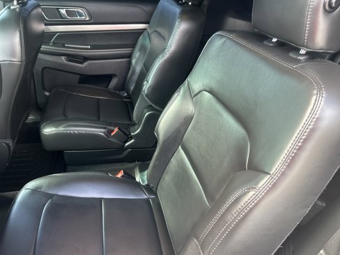 Used 2019 Ford Explorer XLT w/ Equipment Group 202A image 37
