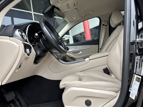 Used 2022 Mercedes-Benz GLC 300 4MATIC image 12