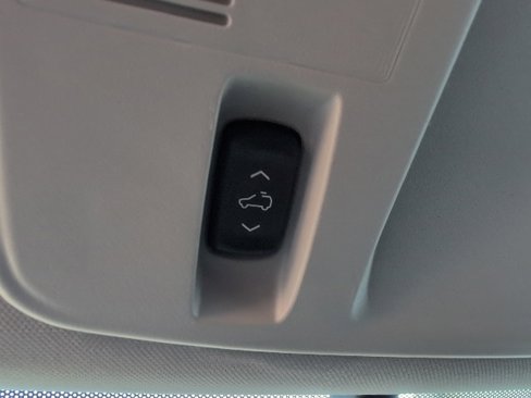 Used 2016 GMC Acadia SLE image 29