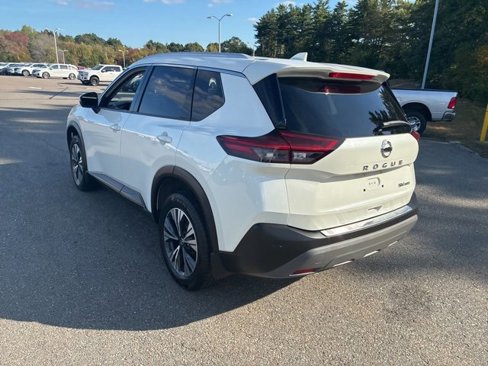 Certified 2021 Nissan Rogue SV w/ Premium Package image 5