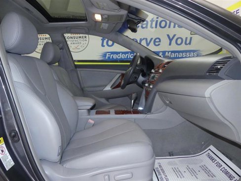 Used 2009 Toyota Camry XLE image 7