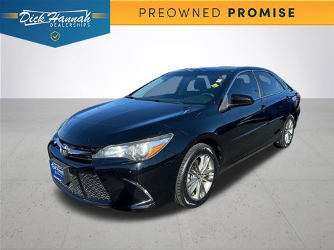 Used 2017 Toyota Camry SE image 1