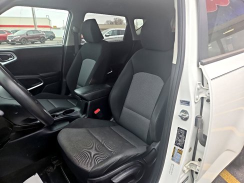 Used 2021 Kia Soul LX image 16