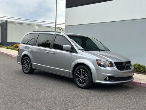Used 2019 Dodge Grand Caravan SXT w/ Driver Convenience Group image 3